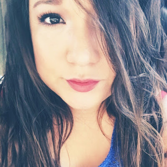 Meet your Posher, Andrea - Picture 1 of 1